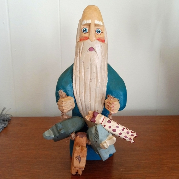 Folk Art Noah's Ark Carving - Picture 1 of 7